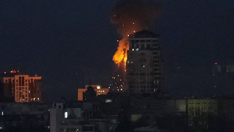 Luftangriff auf Kiew in der Nacht auf Dienstag | Bild: REUTERS/Gleb Garanich Luftangriff auf Kiew in der Nacht auf Dienstag