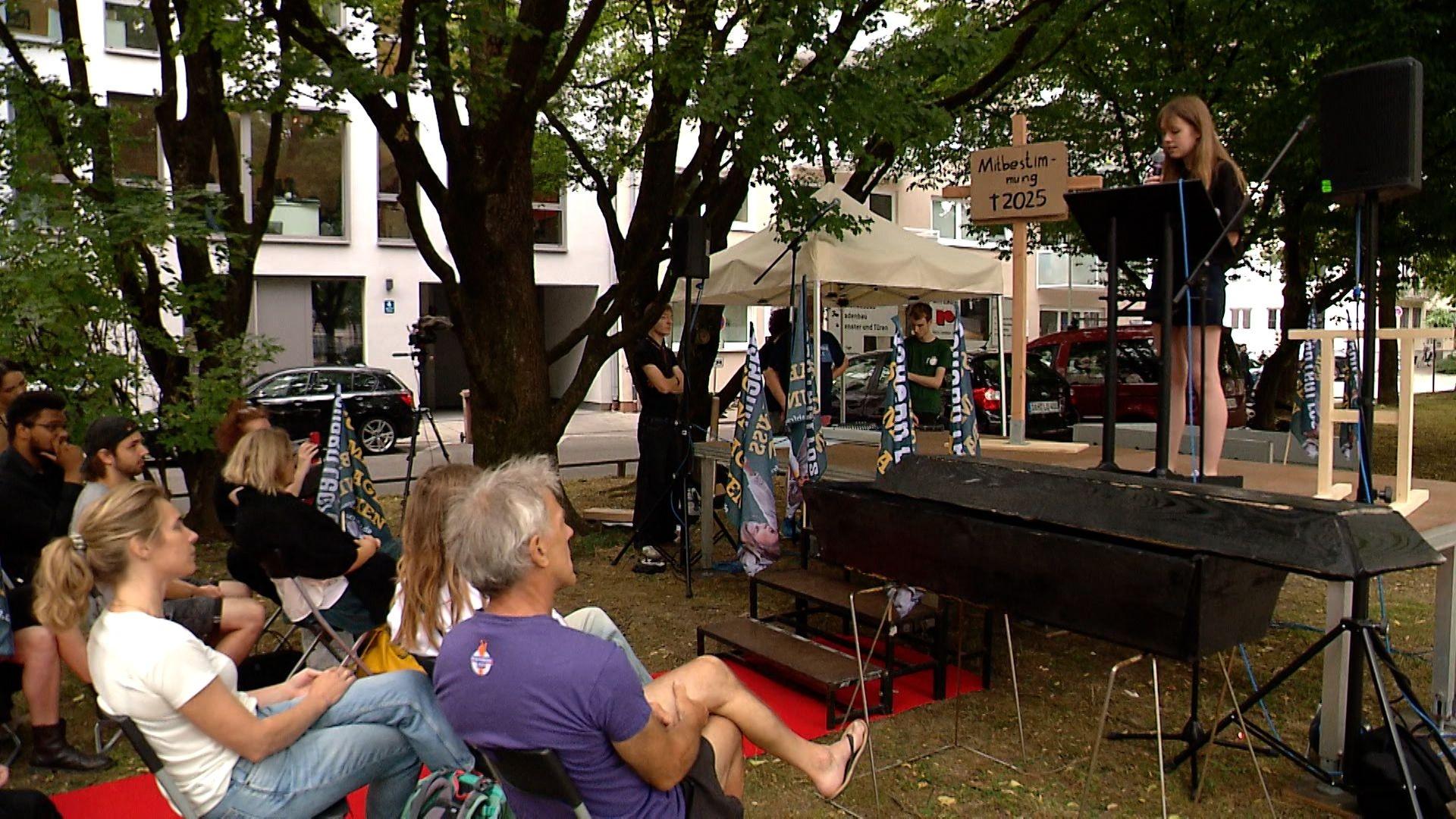 Sind Exen und unangekündigtes Abfragen in der Schule noch zeitgemäß? Nein, kritisierten die Initiatoren einer Petition gegen diese Art der Prüfungen. Heute hat sich der Bildungsausschuss des Landtags damit beschäftigt und eine Entscheidung getroffen.