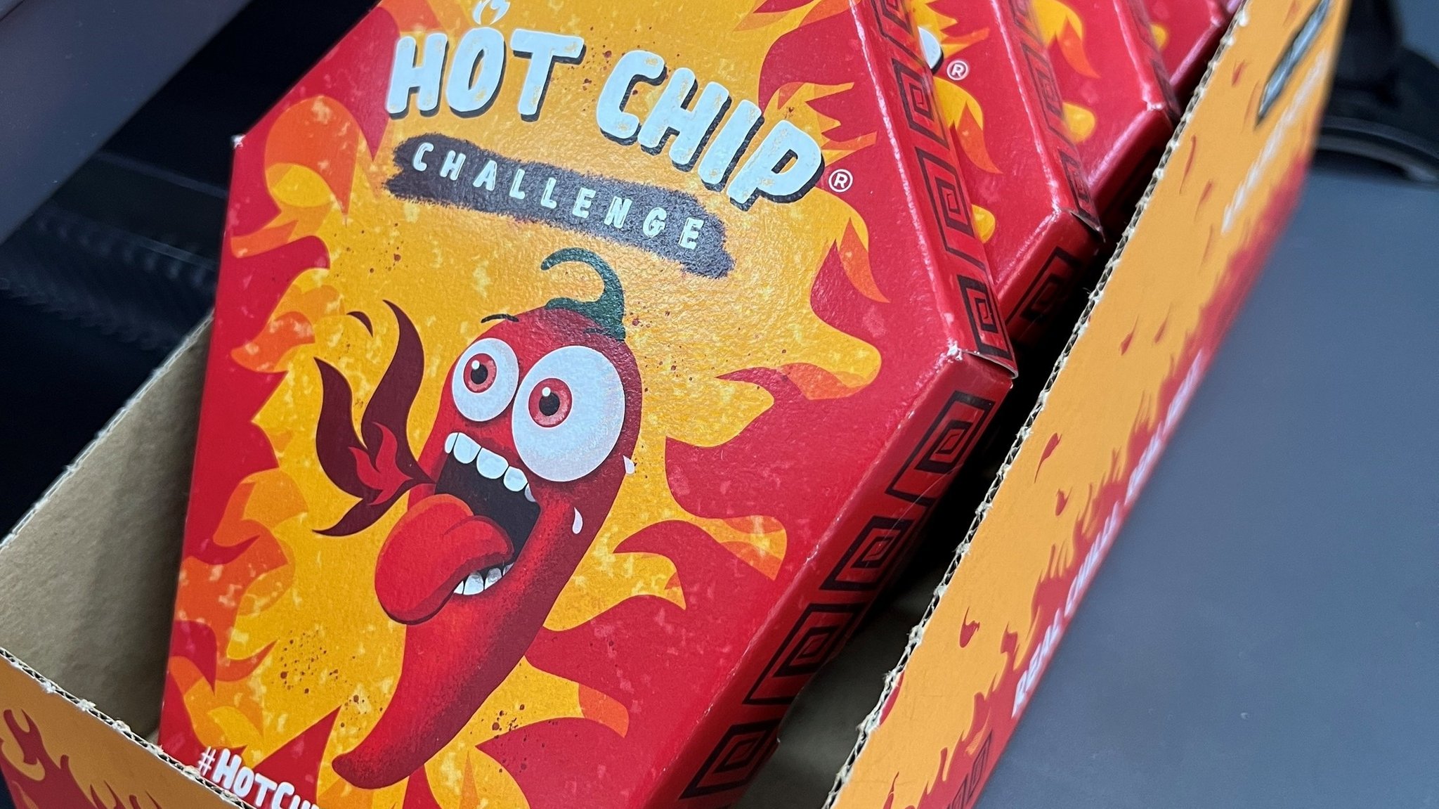 Das bayerische Landesamt für Gesundheit und Lebensmittelsicherheit nimmt die extrem scharfen "Hot Chips" aus den Regalen der Läden.