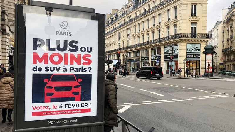 In Paris sollen SUV-Fahrer ab September höhere Parkgebühren zahlen - ist das auch in München möglich?