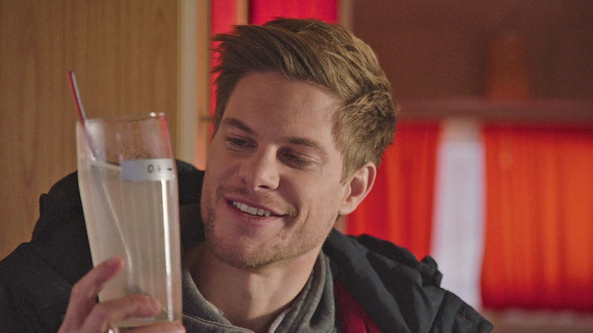 Wie viel Zucker passt in ein Glas Wasser?