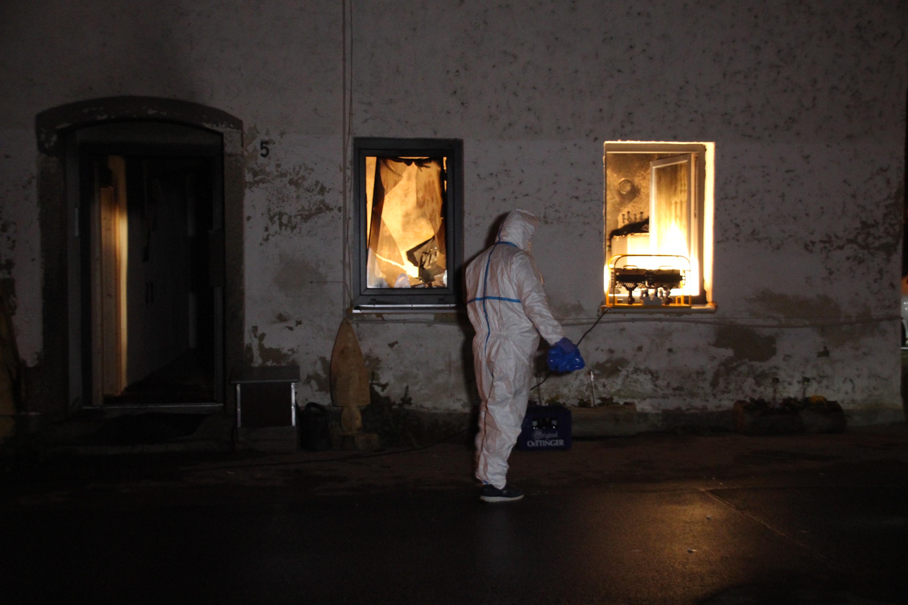 Mann Stirbt Bei Feuer In Einfamilienhaus In Neunburg Vorm Wald Br24