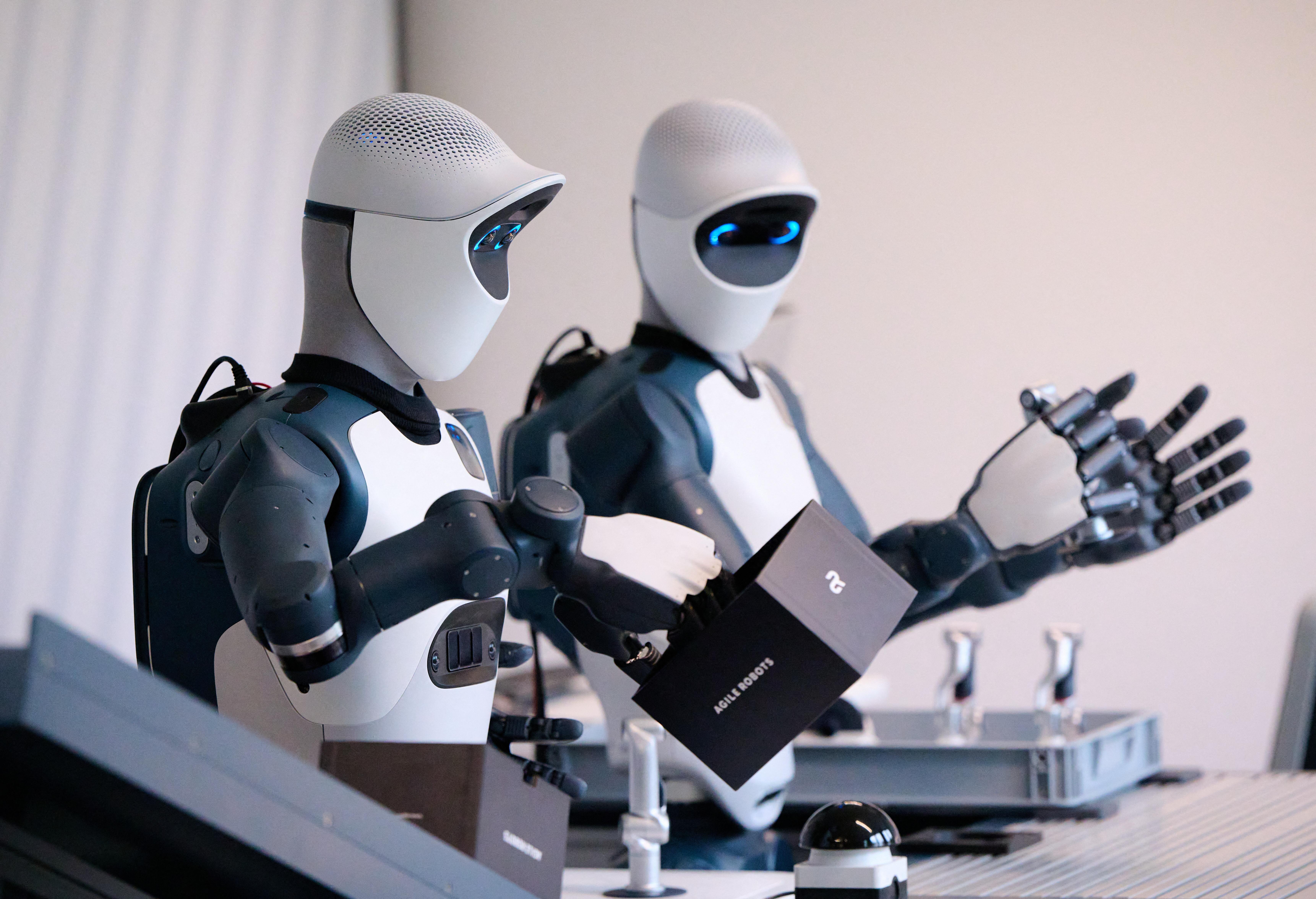 (Symbolbild) Roboter bei einer Präsentation von Agile Robots | Bild:Sven Hoppe/Picture Alliance