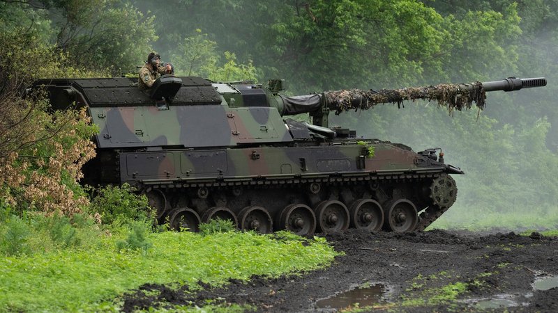 Möglicherweise darf nun auch die Panzerhaubitze 2000 direkt gegen russisches Gebiet eingesetzt werden