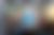 03.11.2021, Bayern, Straubing: Eine Frau klebt ein Hinweisschild mit der Aufschrift ·Zutritt nur mit FFP2 Maske· an eine Glastür am Eingang eines Geschäfts in der Innenstadt. Niederbayern verschärft angesichts steigender Infektionszahlen seine Maßnahmen gegen die Corona-Pandemie. 