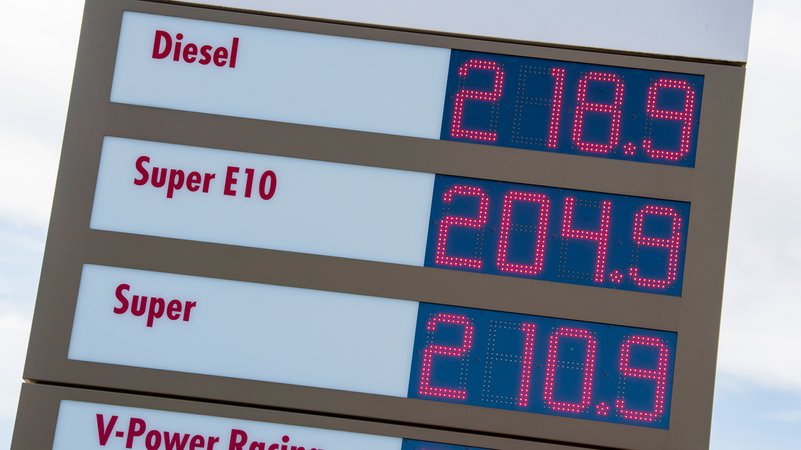 Die Preise an den Tankenstellen steigen seit Ausbruch des Irankriegs. | Bild: picture alliance / SZ Photo | Wolfgang Filser Die Preise an den Tankenstellen steigen seit Ausbruch des Irankriegs.