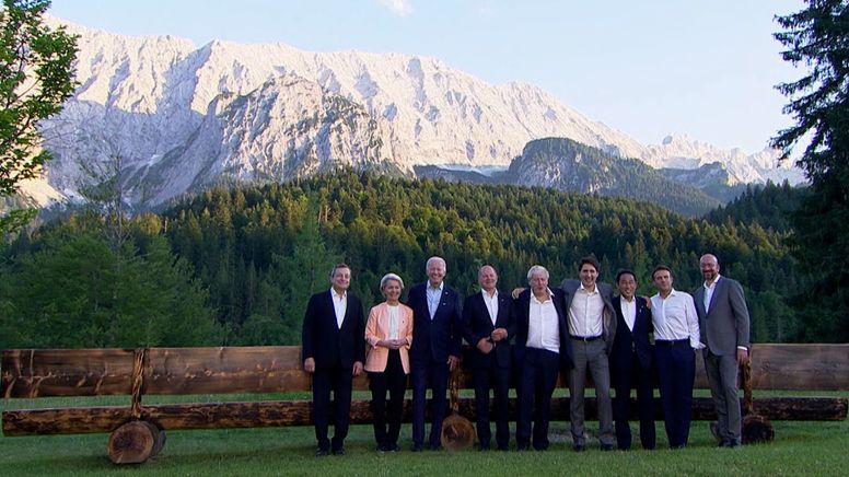 Die G7-Politiker posieren beim Gipfel im Elmau | Bild:BR