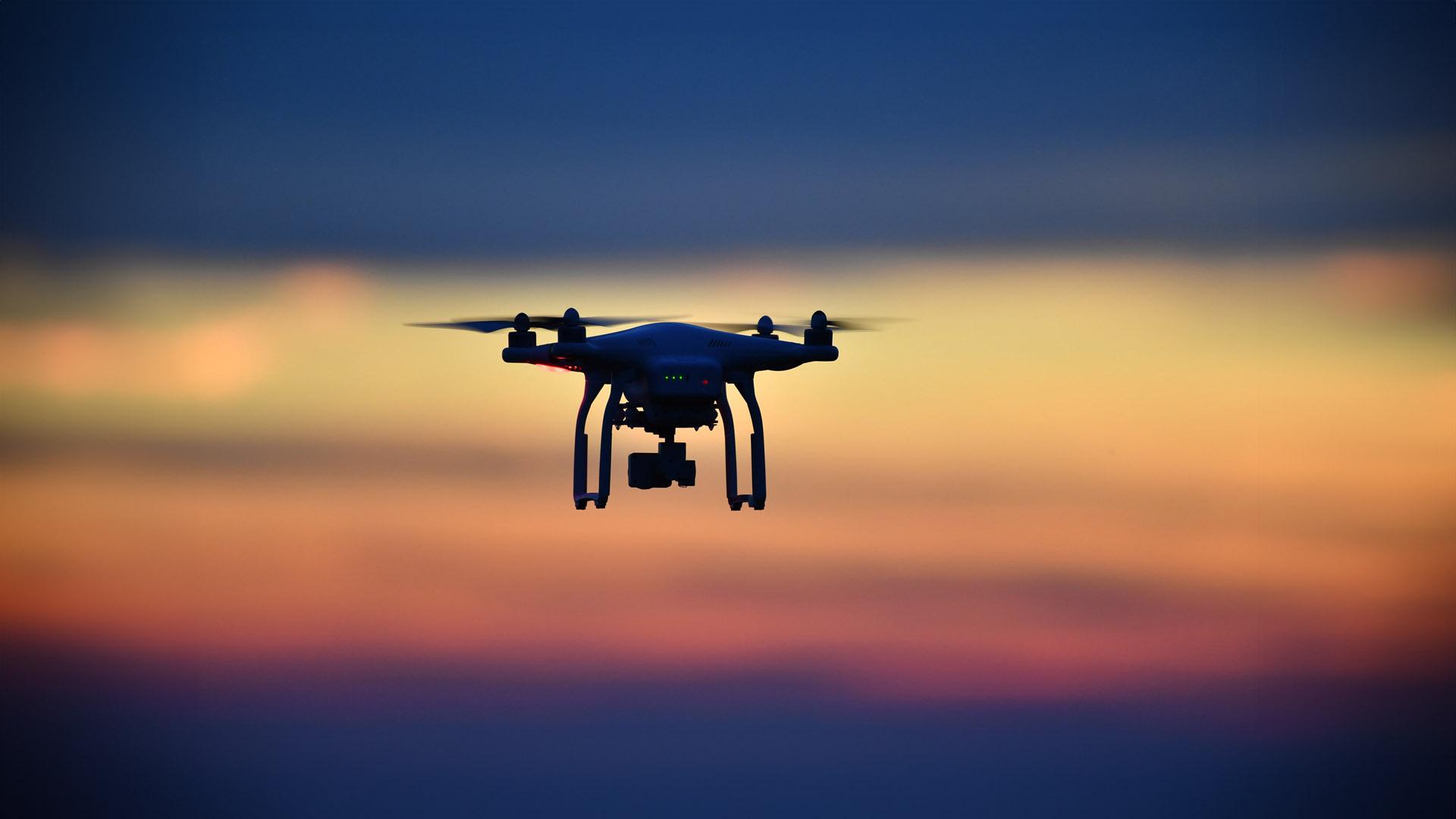 Der Entwurf sieht vor, dass die bayerische Polizei fremde Drohnen im Ernstfall auch ausschalten und eigene Polizeidrohnen bewaffnen darf. 