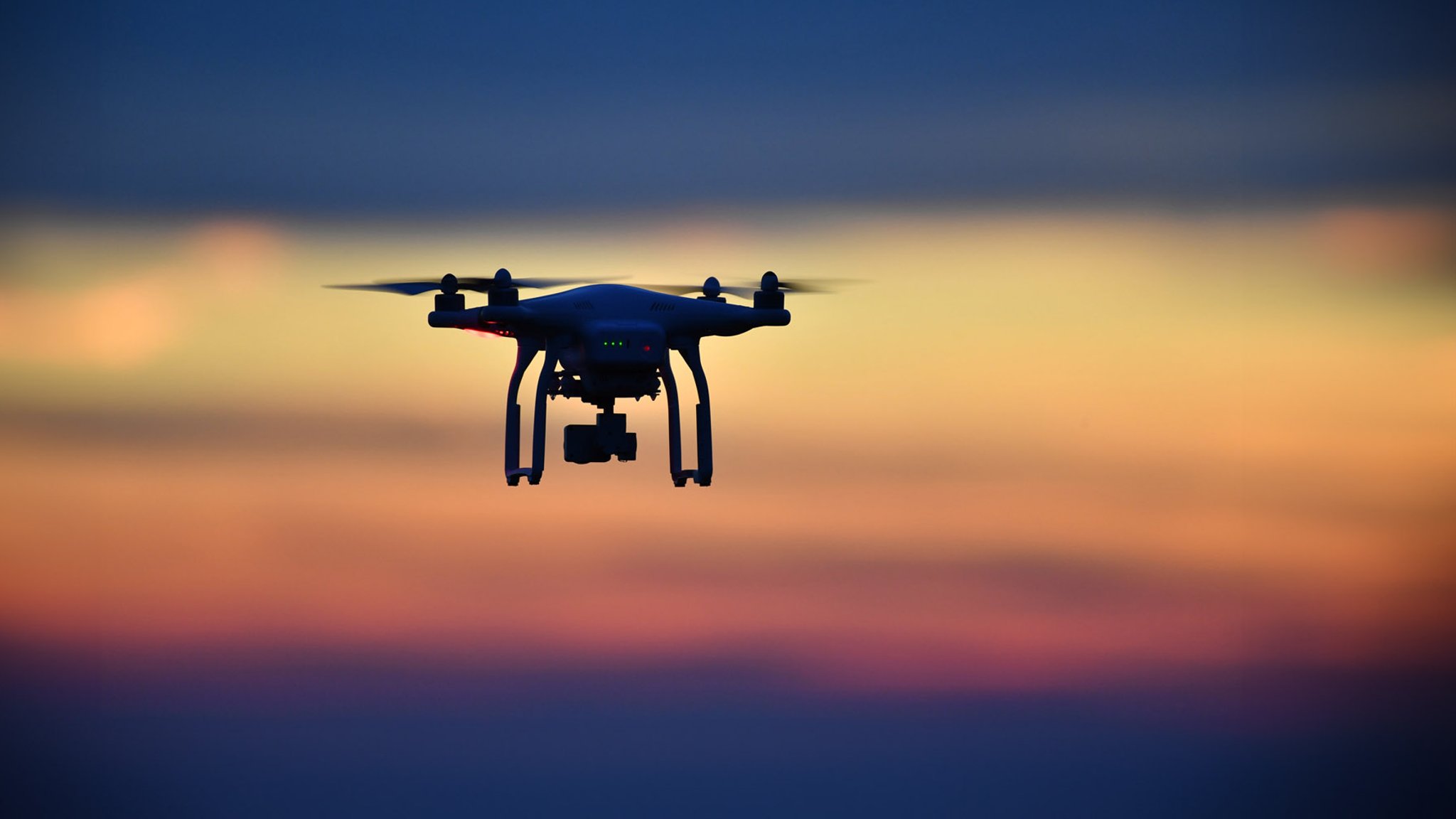 Der Entwurf sieht vor, dass die bayerische Polizei fremde Drohnen im Ernstfall auch ausschalten und eigene Polizeidrohnen bewaffnen darf. 