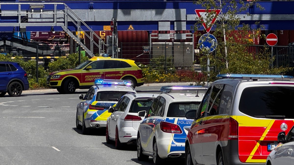 Fliegerbombe am Bahnhof Hof entschärft – Zugverkehr rollt an