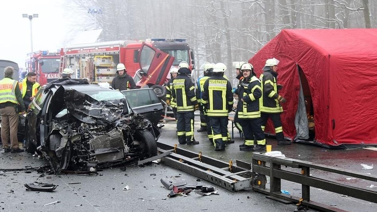 Unfall mit Vollsperre auf der A3 bei Bischbrunn im Landkreis Main-Spessart