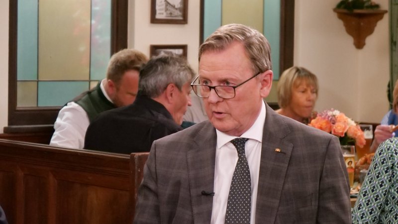 Bundestagsvizepräsident Bodo Ramelow kritisierte am "Sonntags-Stammtisch" die gescheiterte Verfassungsrichterwahl. Außerdem äußerte sich der Linken-Politiker zur AfD und den Umgang mit der Union. | Bild: BR / Andreas Schroll Bundestagsvizepräsident Bodo Ramelow kritisierte am "Sonntags-Stammtisch" die gescheiterte Verfassungsrichterwahl. Außerdem äußerte sich der Linken-Politiker zur AfD und den Umgang mit der Union.