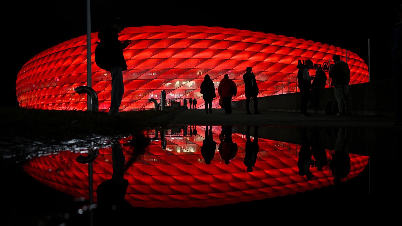 Champions-League: So kommen Fans trotz Streik zur Allianz Arena