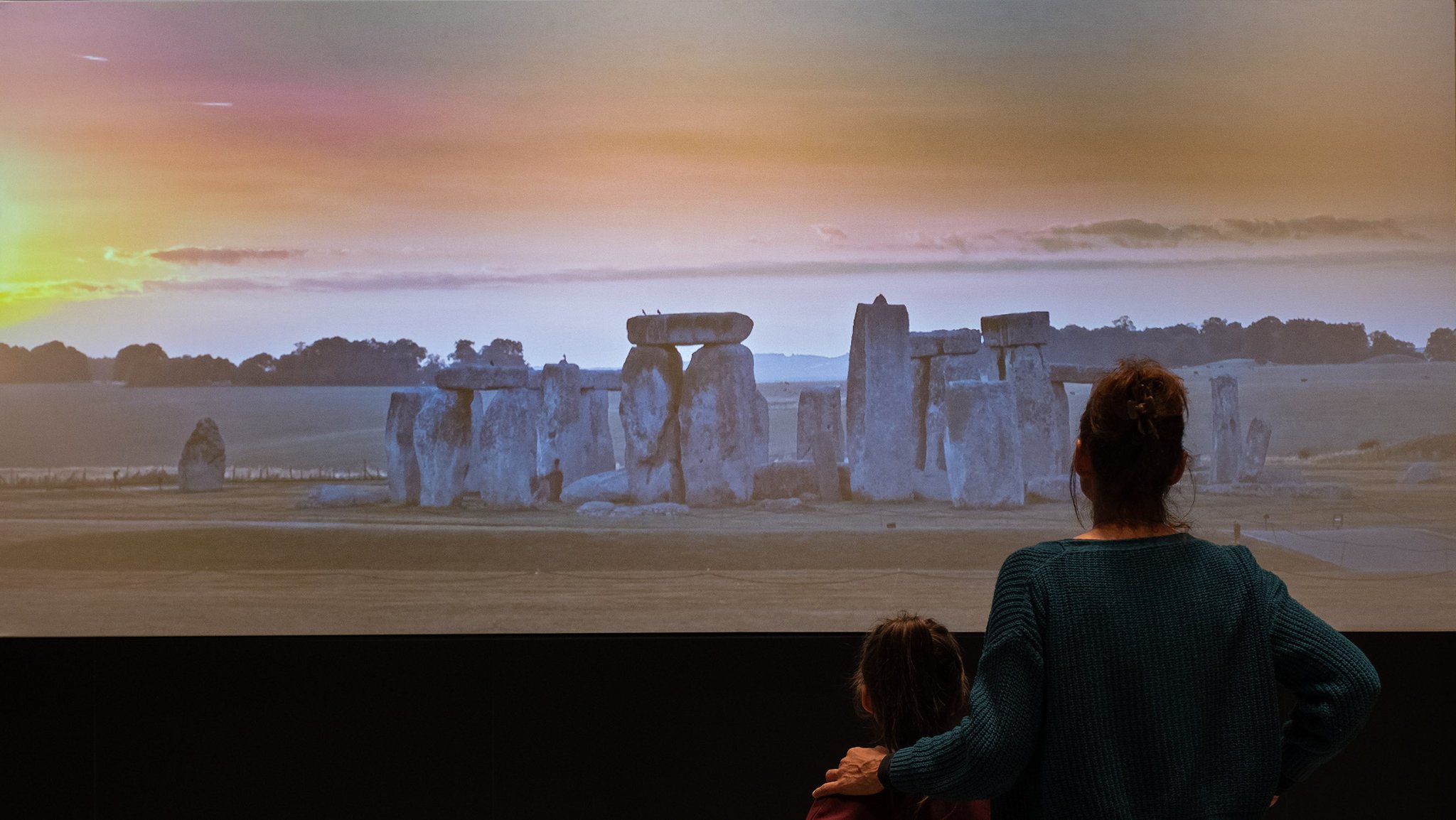 Blick in die Ausstellung "Stonehenge" in der Archäologischen Staatssammlung München | Bild: ASM, Bernhard Sacha Blick in die Ausstellung "Stonehenge" in der Archäologischen Staatssammlung München