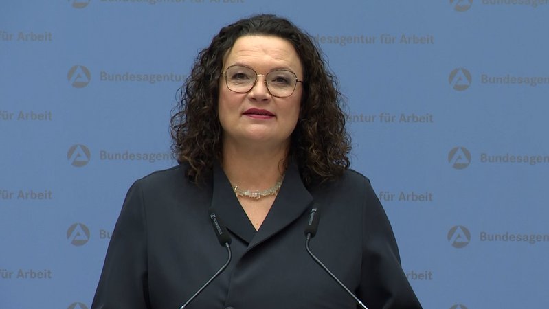 Nahles äußert sich zur Zahl der Arbeitslosen | Bild: BR Nahles äußert sich zur Zahl der Arbeitslosen