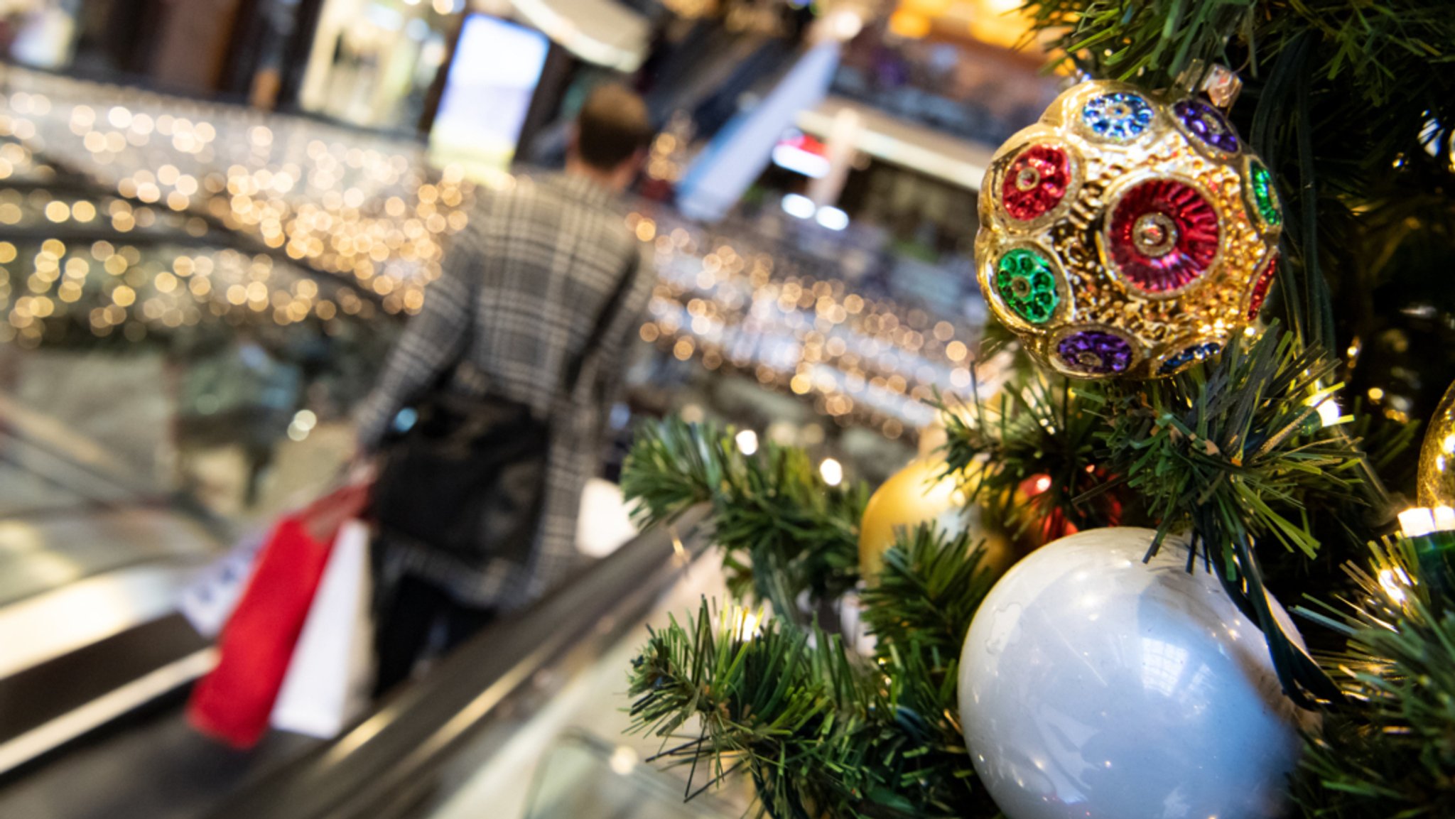 Weihnachtsdeko im Einzelhandel (Symbolbild)