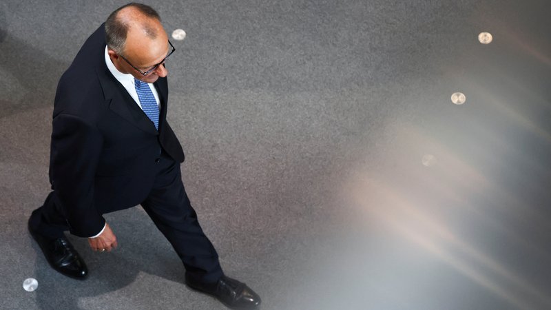 Friedrich Merz im Bundestag | Bild: REUTERS/Liesa Johannssen Friedrich Merz im Bundestag