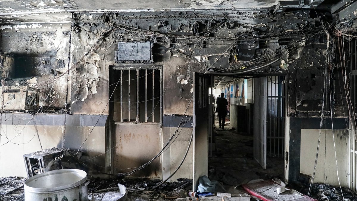 Dieses von der Nachrichtenagentur Mizan veröffentlichte Foto zeigt eine Werkstatt des Evin-Gefängnisses in Teheran nach dem Brand.