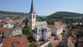 Blick vom Bayersturm auf Lohr am Main mit St. Michael-Kirche (Symbolbild) | Bild:picture alliance / imageBROKER | Gerald Abele