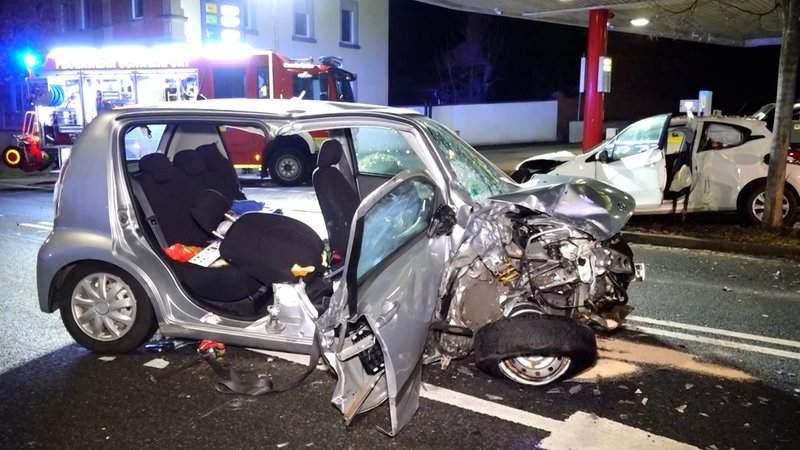 Nach schwerem Verkehrsunfall: Frau bringt gesundes Baby zur Welt | Bild: NEWS5/Ferdinand Merzbach Nach schwerem Verkehrsunfall: Frau bringt gesundes Baby zur Welt