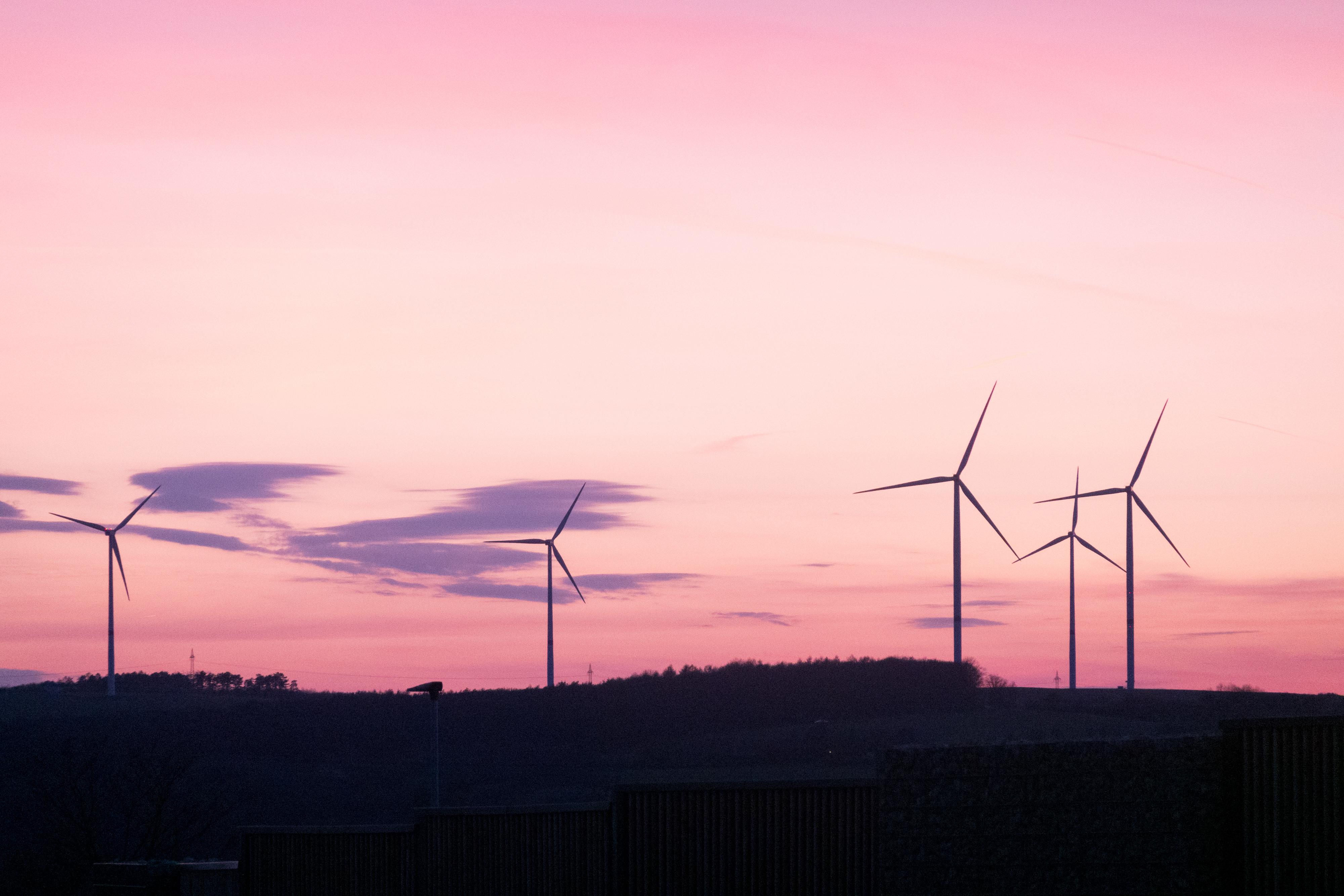 Image accompanying Windkraftanlagen/ Windräder müssen nach spätestens 20 Jahren abgebaut werden. Dabei entsteht Sondermüll