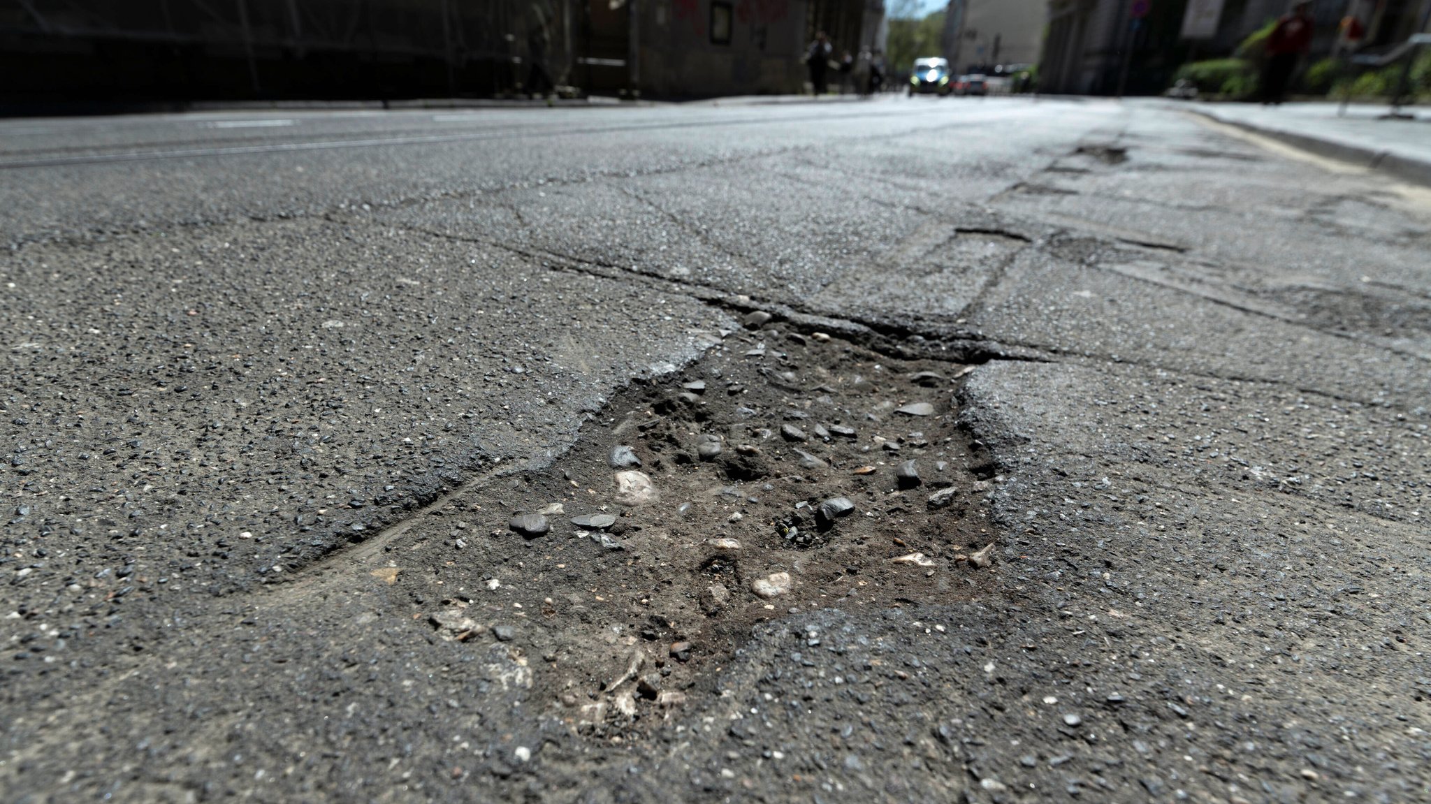 (Symbolbild) Straßenschäden in Deutschland | Bild: picture alliance / SZ Photo | Rainer Unkel (Symbolbild) Straßenschäden in Deutschland