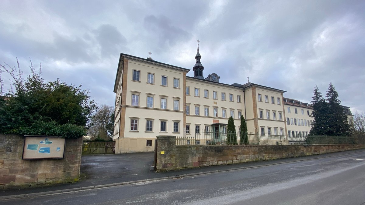 Das ehemalige Kloster Maria Schnee in Lülsfeld im Landkreis Schweinfurt, in das die Gemeinschaft "Go&Change" 2017 zog.