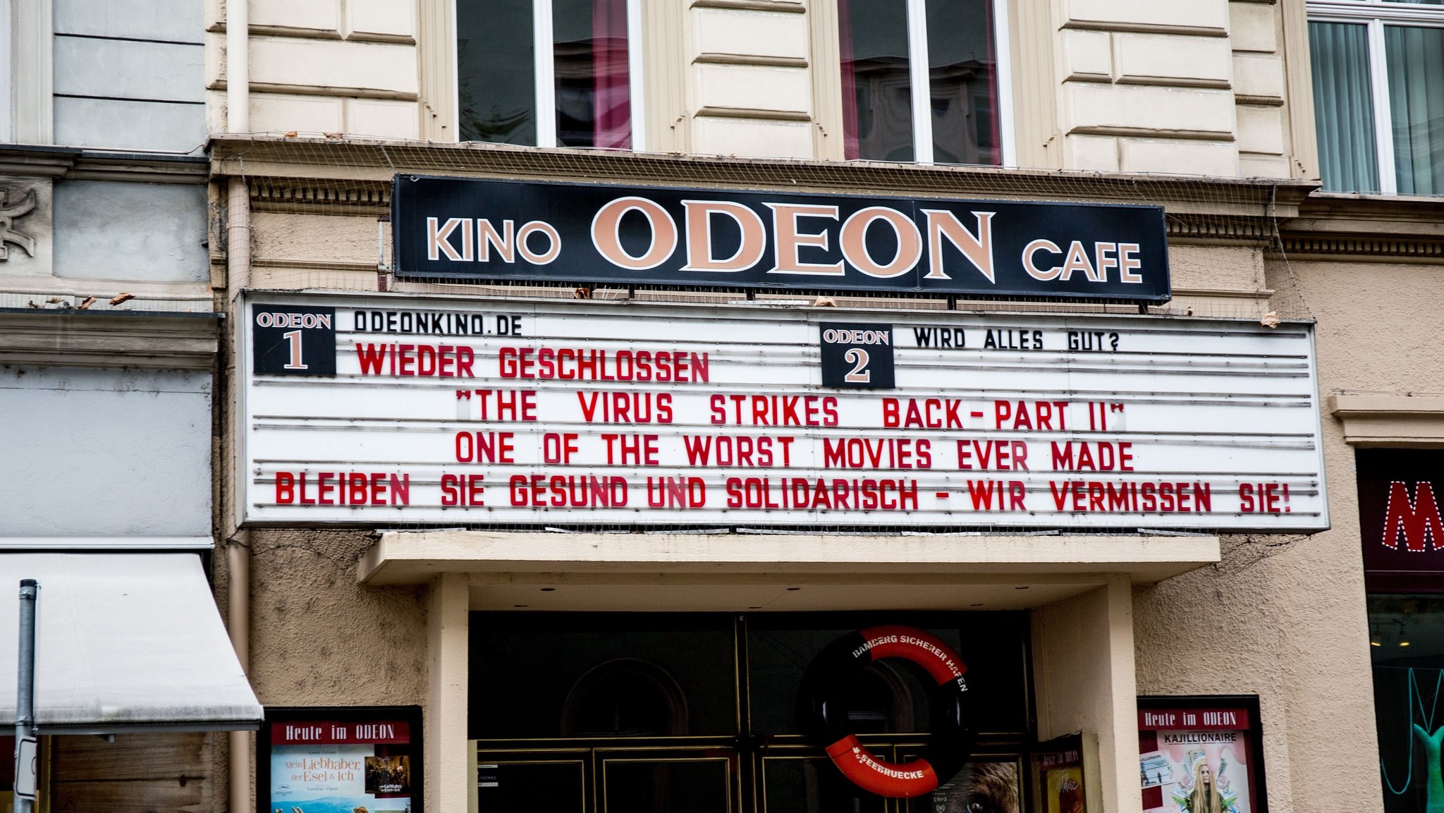 Ein wegen des Teil-Lockdowns geschlossenes Kino in Bamberg. 