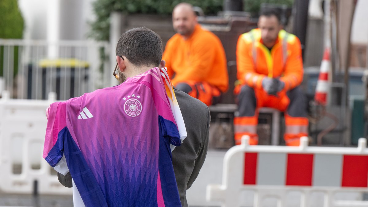 DFB-Dress mit Verkaufsrekord: Wir wollen pink-lila Trikots?