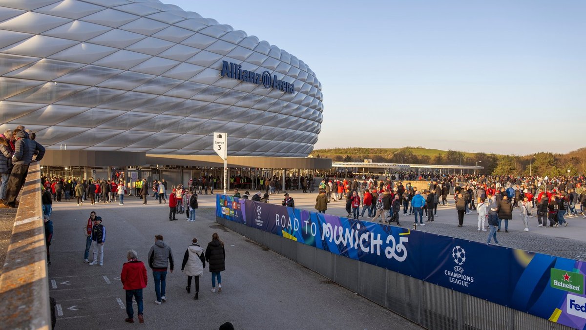 Champions-League-Finale: Überfülltes Fest und singende Fans