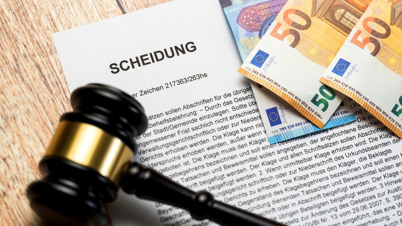 Scheidungsdokument | Bild: picture alliance / CHROMORANGE | Michael Bihlmayer Scheidungsdokument