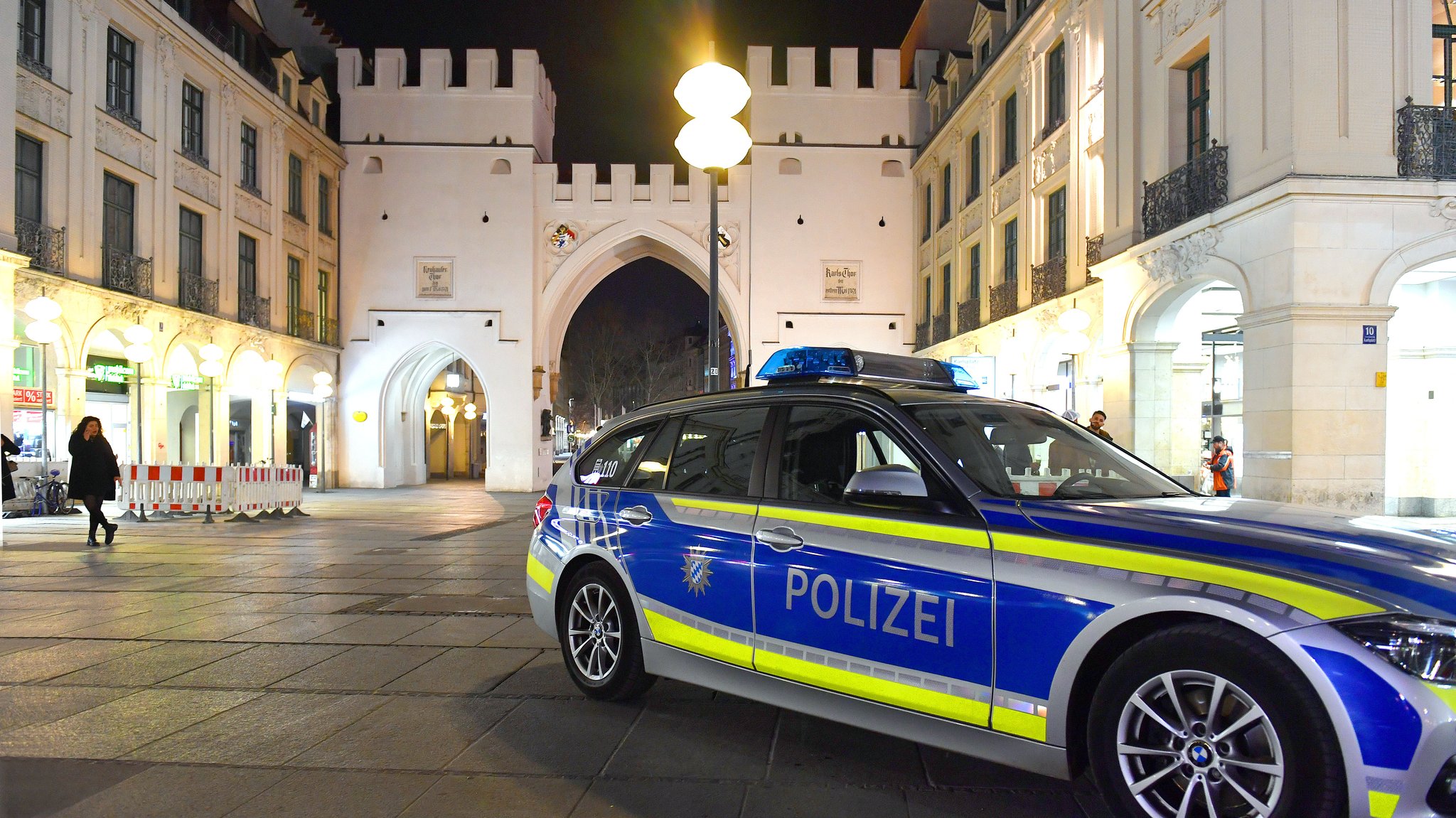 Archivbild: Weitgehend leere Fußgängerzone in München während der bayerischen Corona-Ausgangsbeschränkungen.