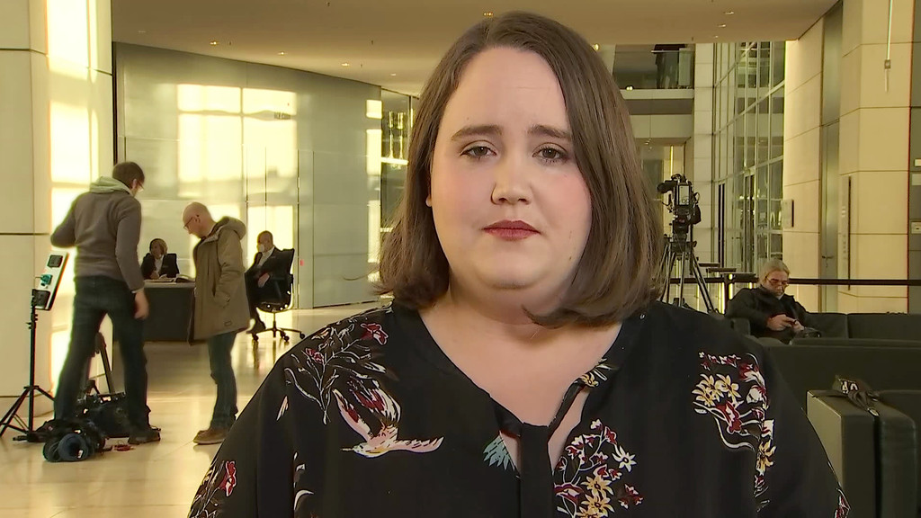 Ricarda Lang, Bundesvorsitzende von BÜNDNIS 90/DIE GRÜNEN im Kontrovers-Interview | Bild: BR Ricarda Lang, Bundesvorsitzende von BÜNDNIS 90/DIE GRÜNEN im Kontrovers-Interview