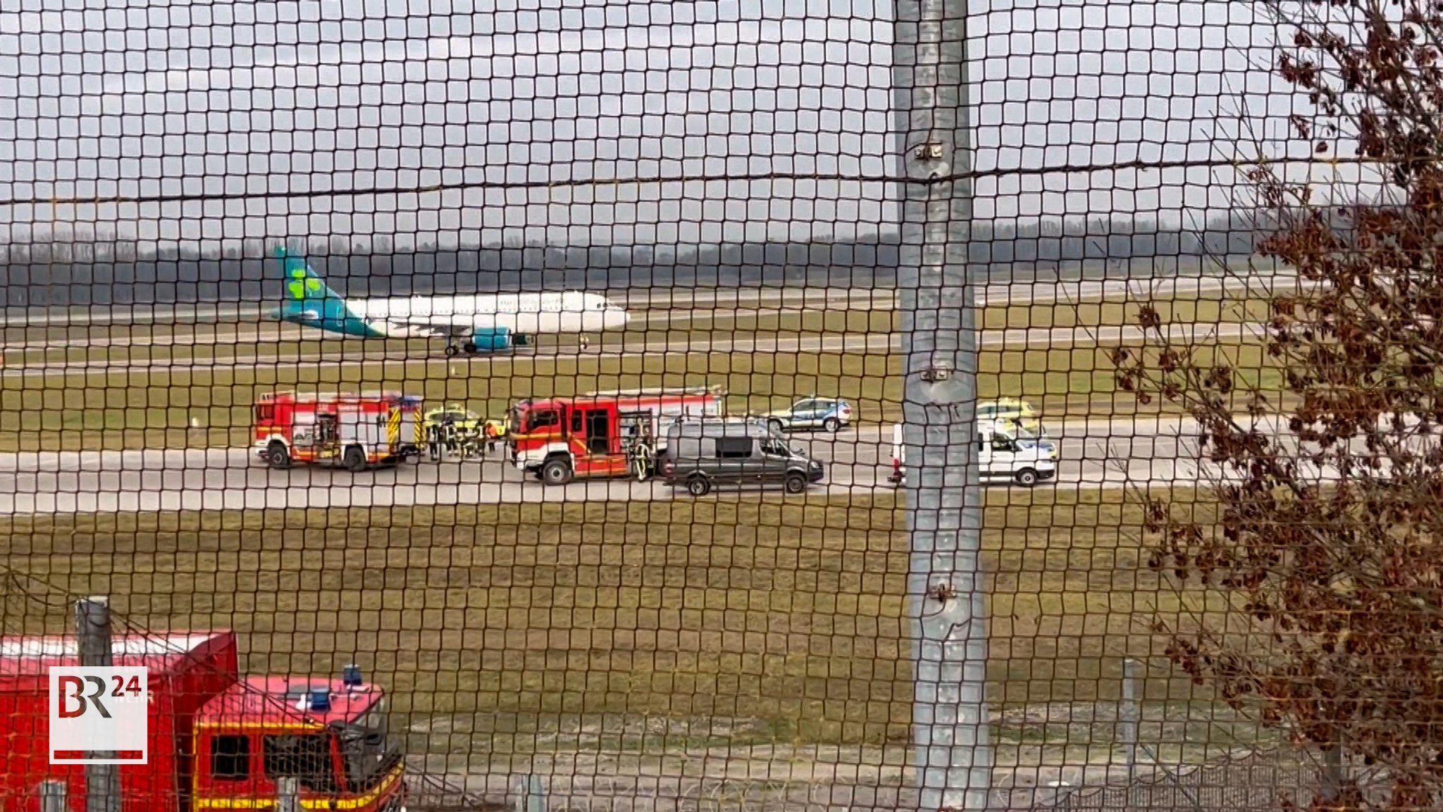 Aktivisten der "Letzten Generation" haben den Flughafen München blockiert