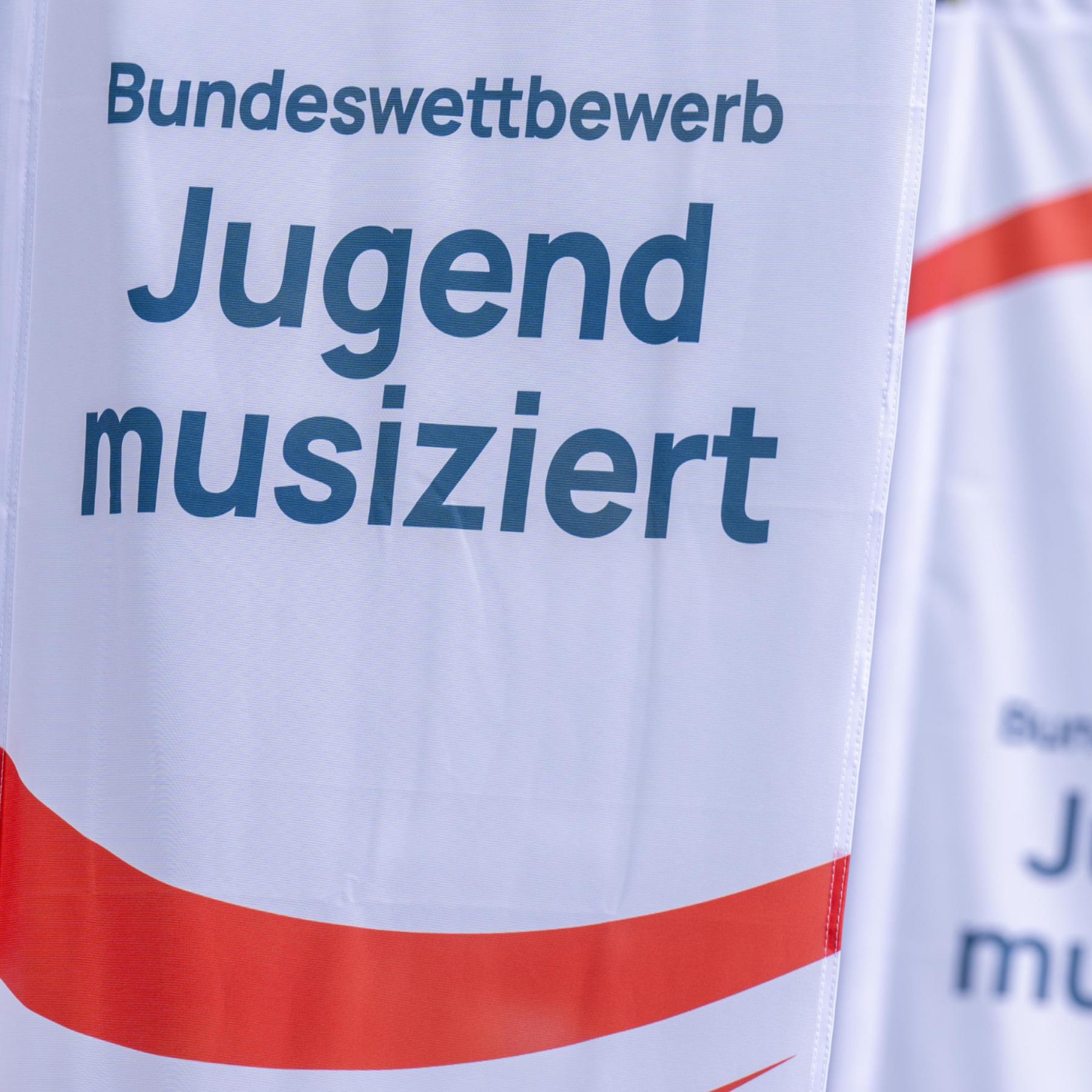 Internationale Teilnehmende beim Bundeswettbewerb "Jugend musiziert" episode artwork