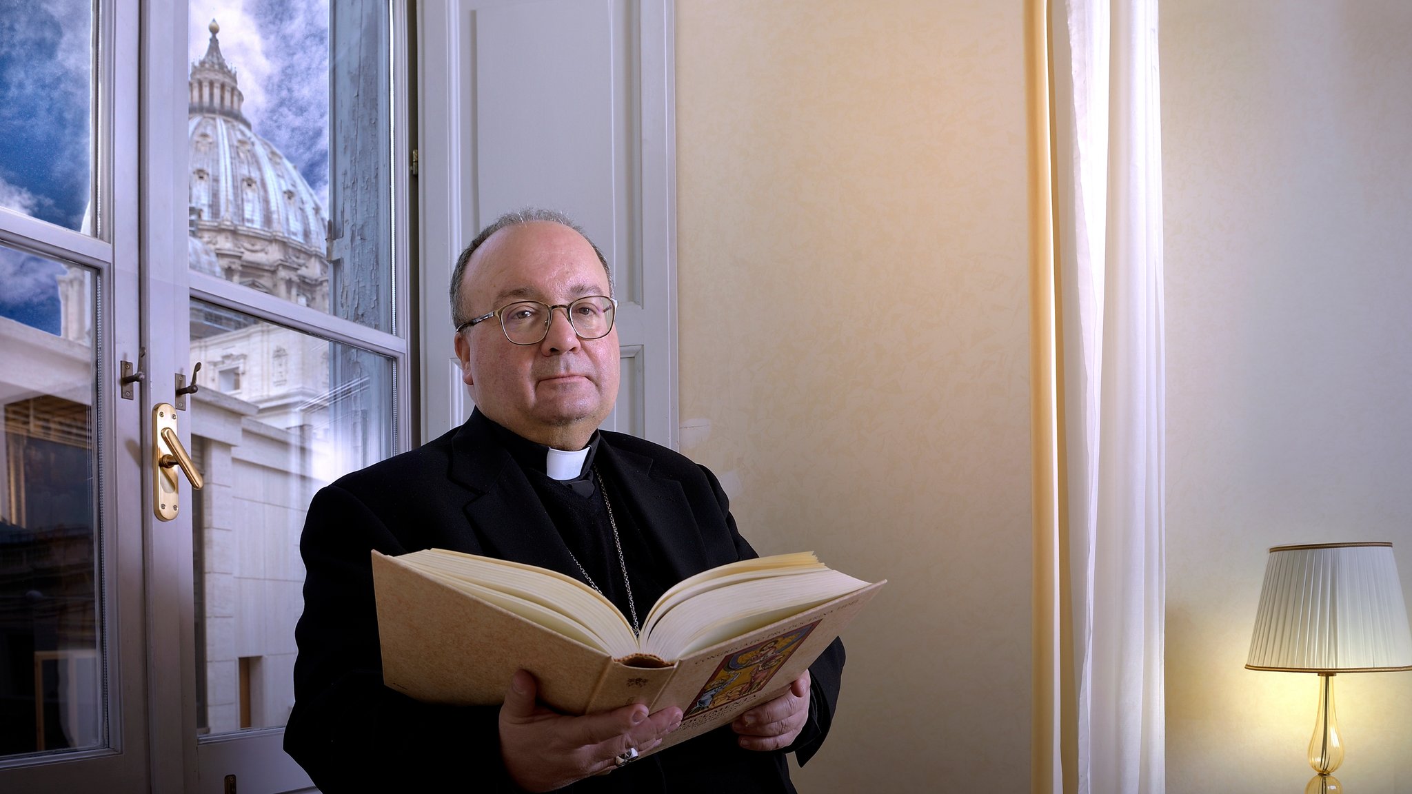 Papstberater Scicluna spricht sich für Ende des Zölibats aus