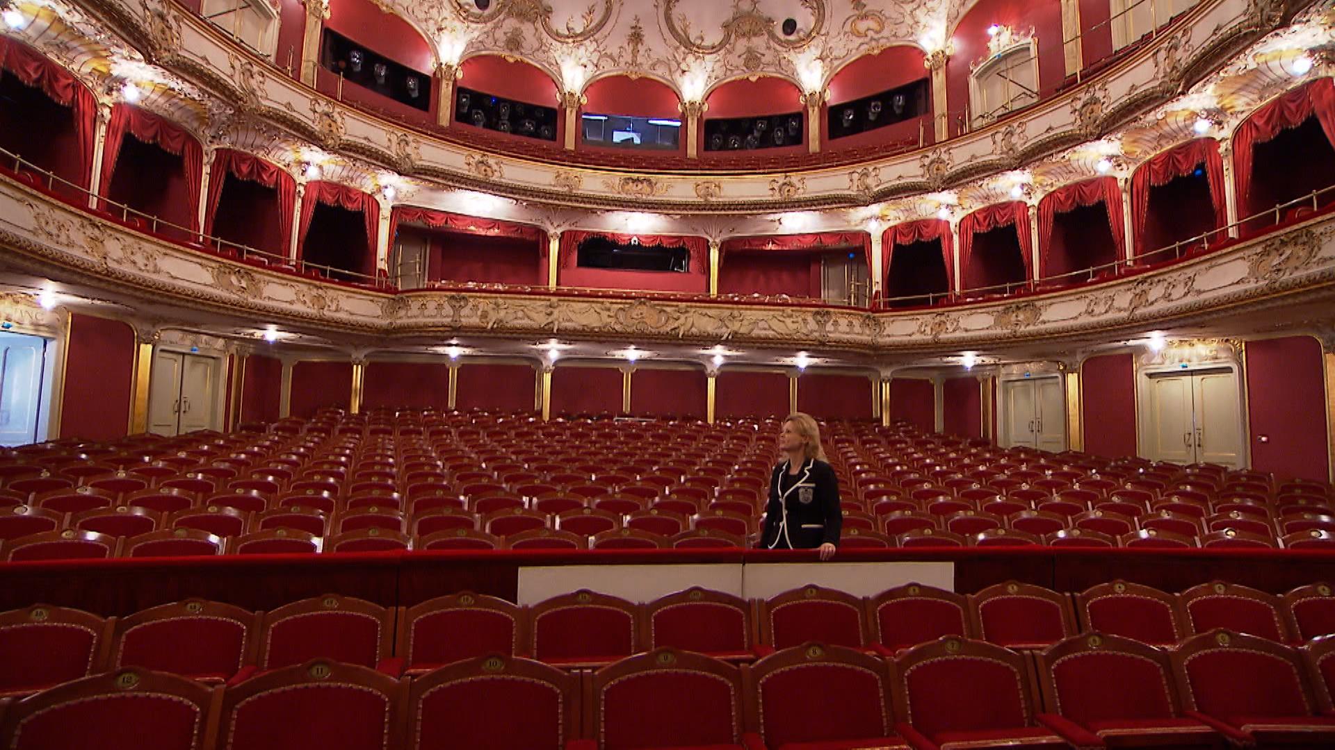Die neue Intendantin Silvia Stolz im Stadttheater Fürth.