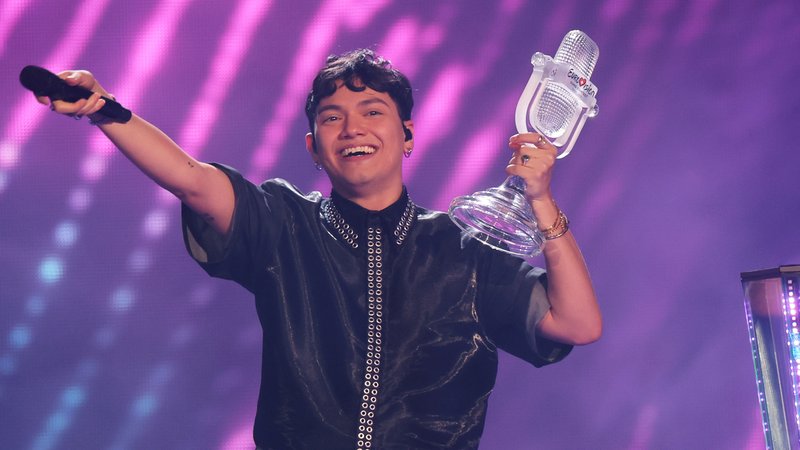 Strahlender Sieger in Basel | Bild: Jens Büttner/Picture Alliance Strahlender Sieger in Basel