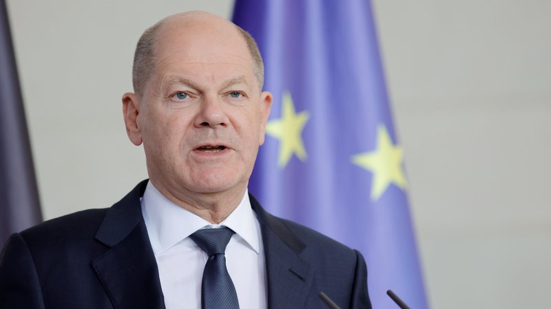 Zum 1. Mai hat sich Bundeskanzler Olaf Scholz gegen eine Erhöhung des Renteneintrittsalters ausgesprochen. | Bild: picture alliance / Metodi Popow | M. Popow Zum 1. Mai hat sich Bundeskanzler Olaf Scholz gegen eine Erhöhung des Renteneintrittsalters ausgesprochen.