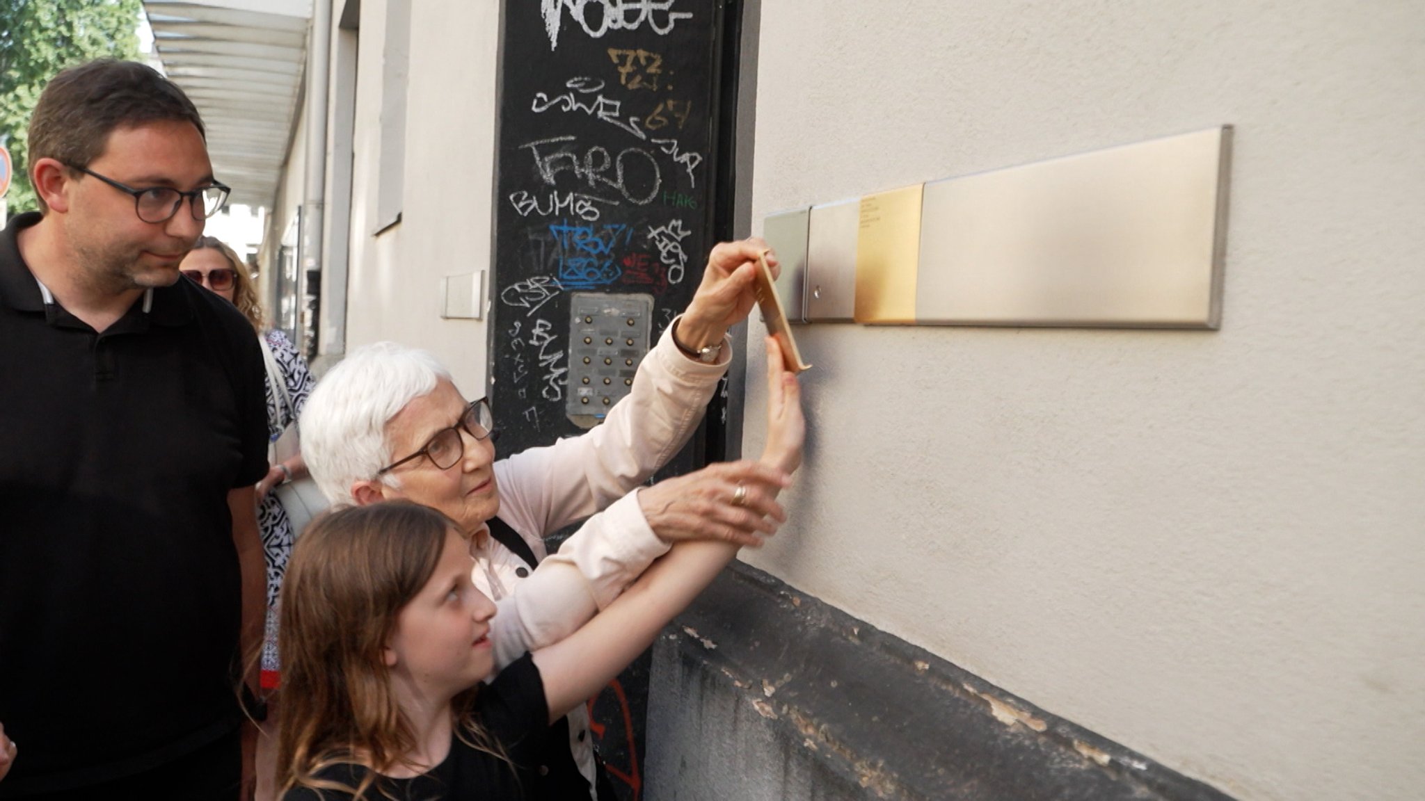Im Glockenbachviertel sollen diese Tafeln an insgesamt 11 Mitglieder einer jüdischen Großfamilie erinnern, die von den Nazis ermordet wurden.