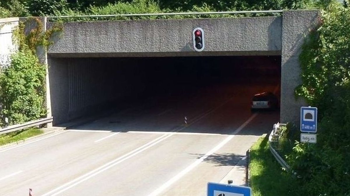 Die Einfahrt eines B11-Tunnels in Deggendorf