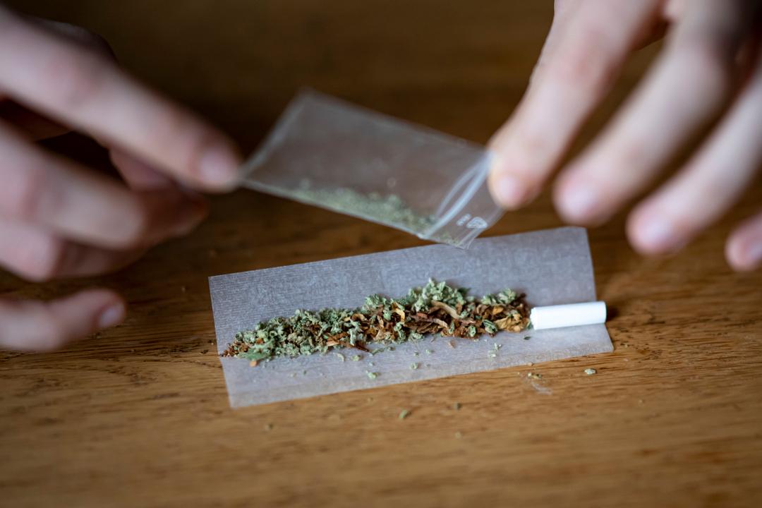 Eckpunkte Zur Legalisierung Von Cannabis: Regierung Dementiert | BR24