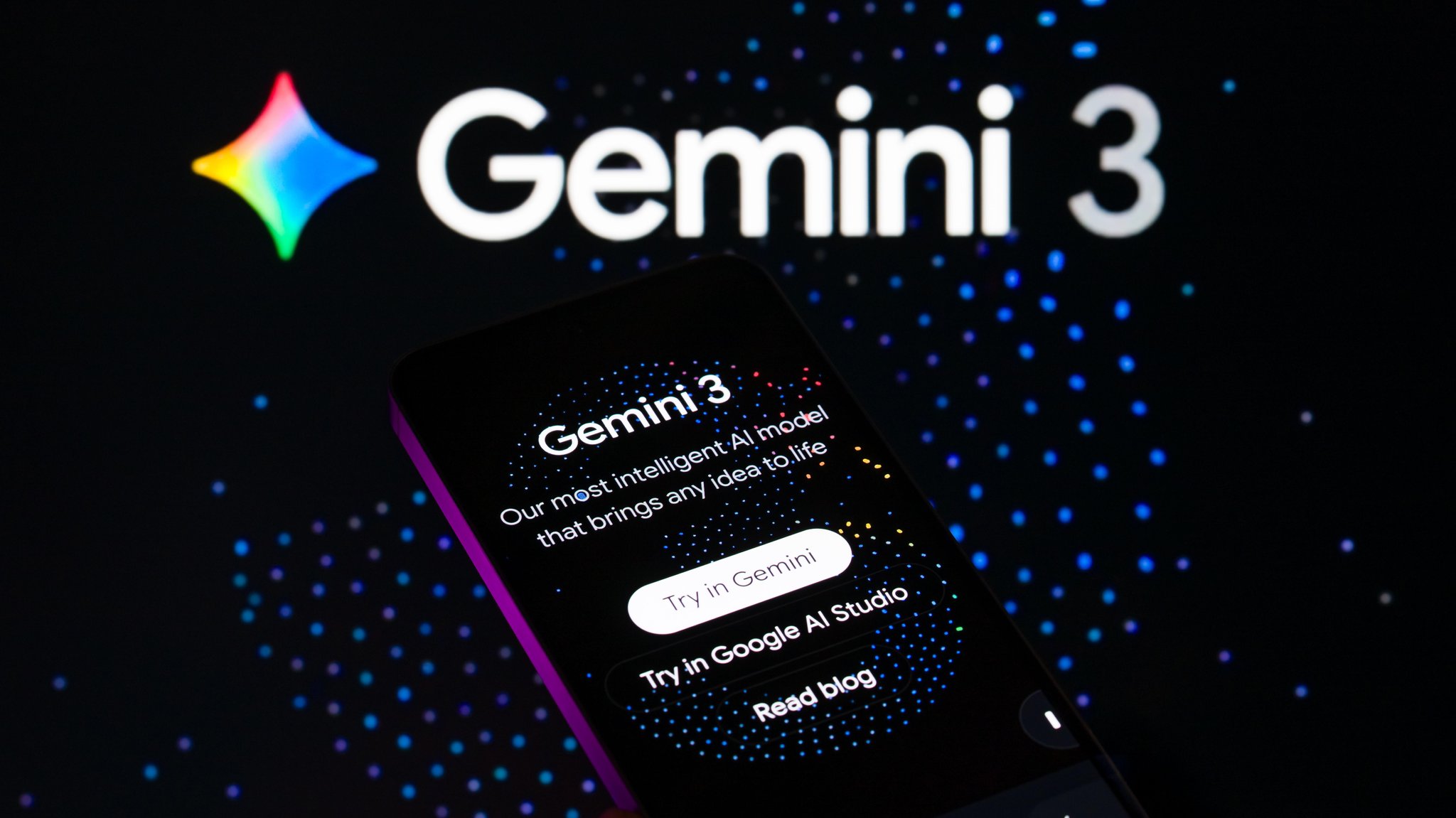 Die neue Google-KI Gemini versetzt die KI-Welt ist erfolgreich - so sehr, dass Google nun die Nutzung einschränken muss.