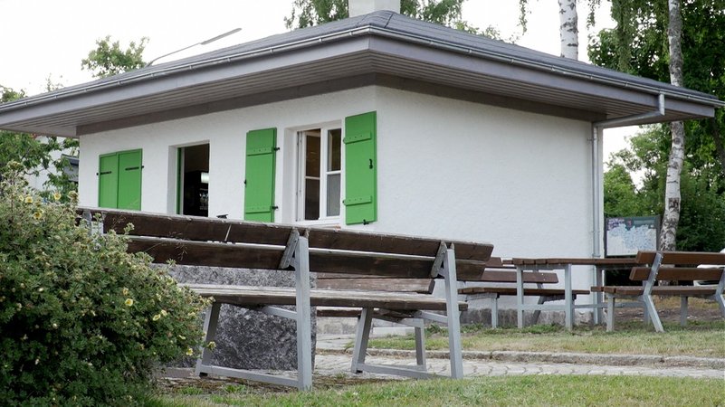 Das denkmalsanierte ehemalige SS-Wachhaus in Flossenbürg wird ein Kiosk. | Bild: BR/Rudolf Heinz Das denkmalsanierte ehemalige SS-Wachhaus in Flossenbürg wird ein Kiosk.
