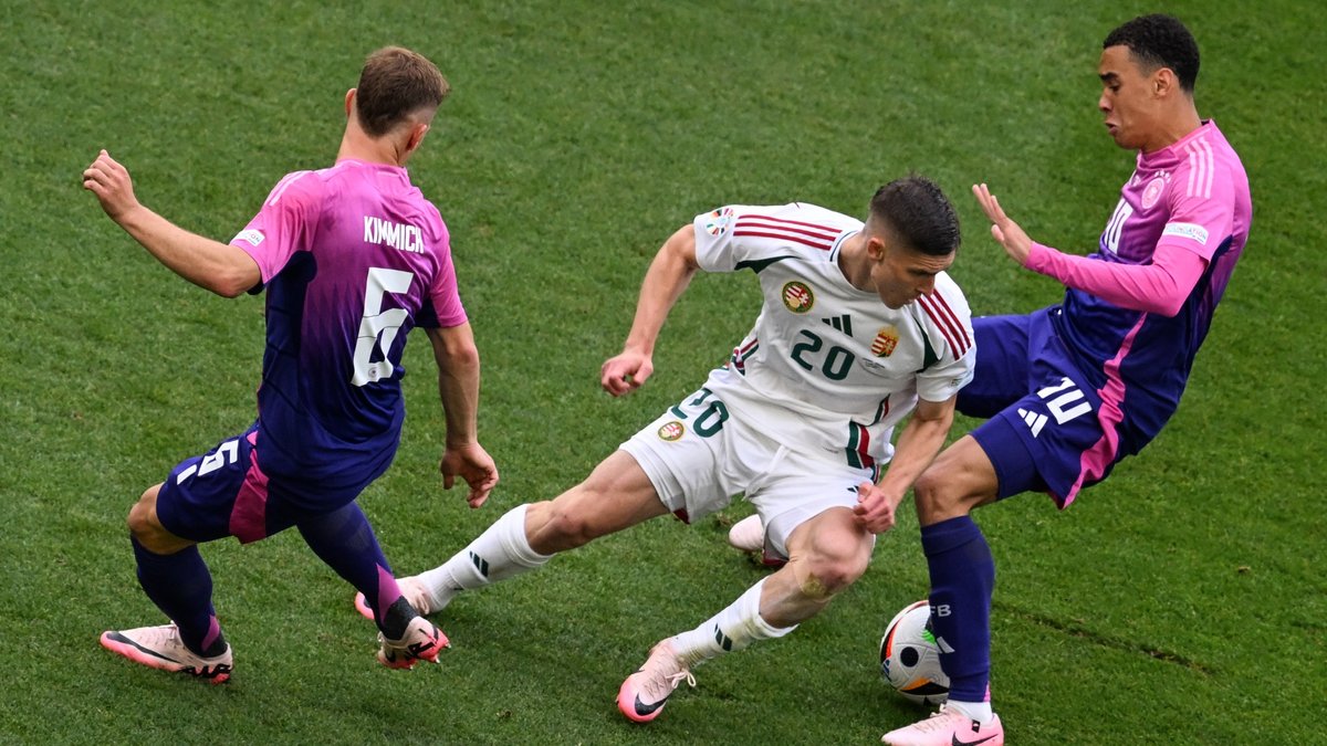Joshua Kimmich (.) und Jamal Musiala im EM-Vorrundenspiel gegen Ungarn