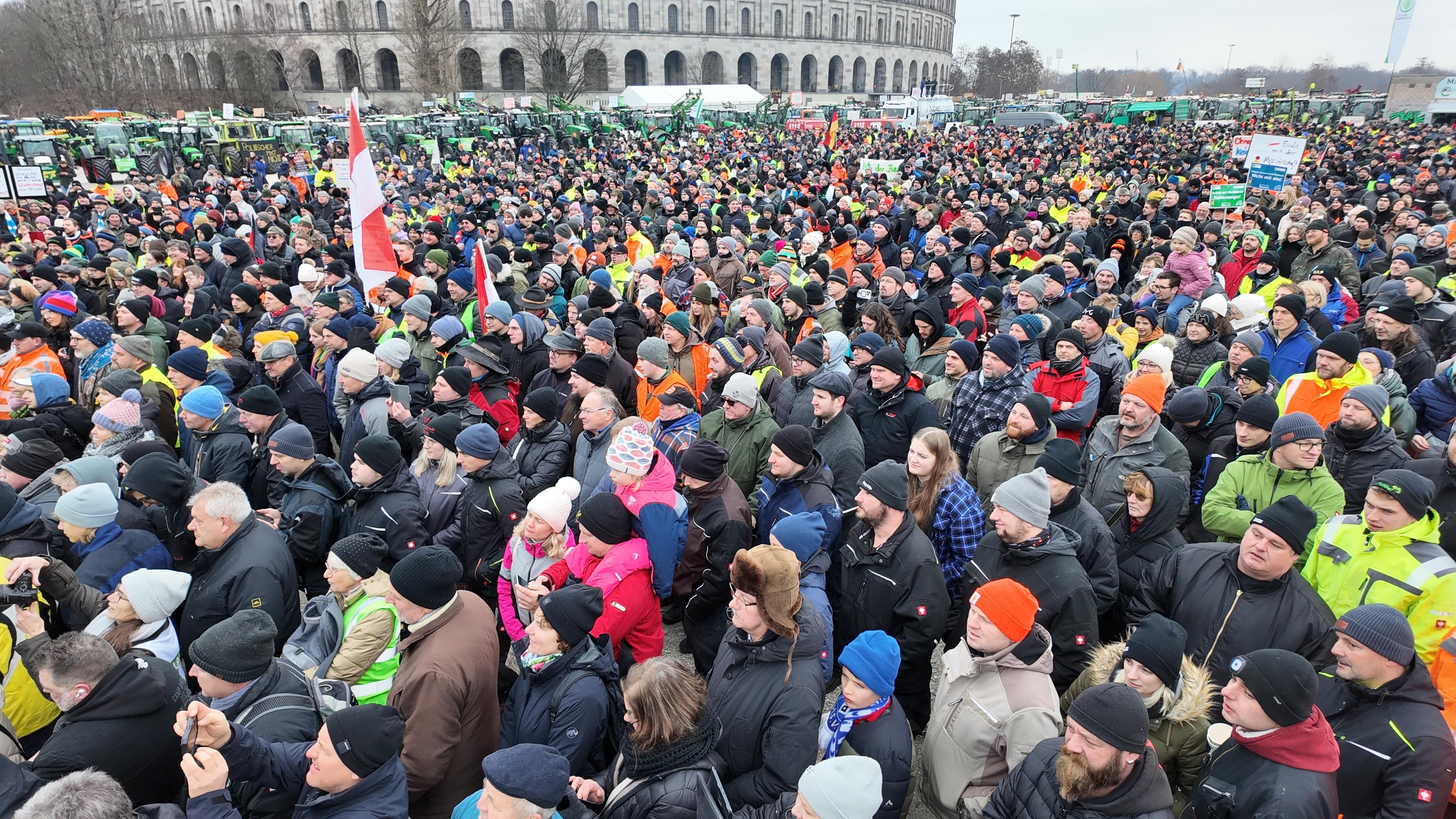 Bauernproteste In Nürnberg - Landwirte Fordern "bessere Politik" | BR24