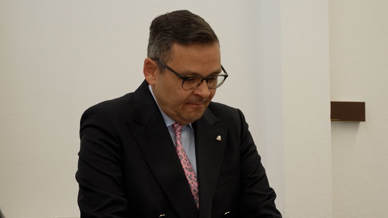 Das Amtsgericht Deggendorf hat gegen den österreichischen Ex-Politiker Grosz eine Geldstrafe von knapp 15.000 Euro verhängt.