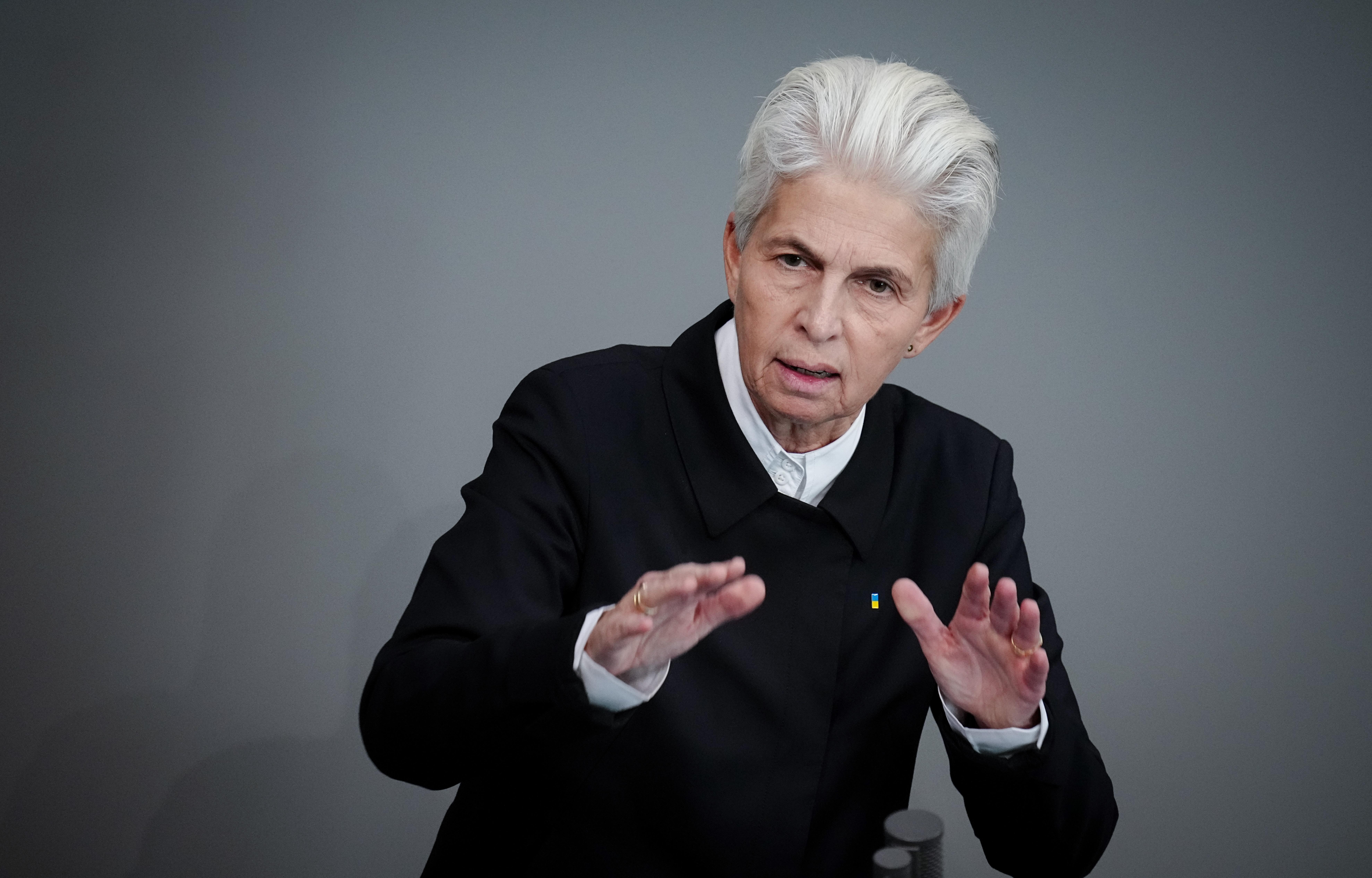 Marie-Agnes Strack-Zimmermann (FDP) bei einer Sitzung des Deutschen Bundestags am 22.09.22