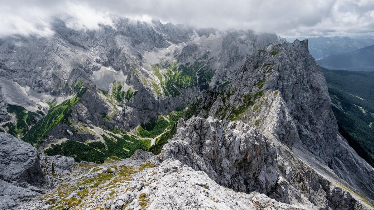 15 Bergsteiger in Not: Rettungsaktion an der Zugspitze