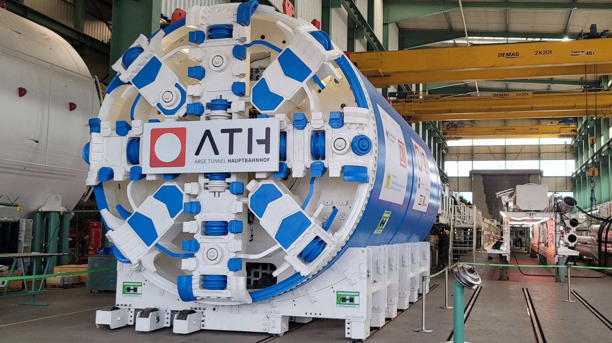 Die erste Tunnelbohrmaschine für die 2. Stammstrecke in München vor der Abnahme bei der Herstellerfirma Herrenknecht AG in Schwanau. | Bild: BR/Anton Rauch Die erste Tunnelbohrmaschine für die 2. Stammstrecke in München vor der Abnahme bei der Herstellerfirma Herrenknecht AG in Schwanau.